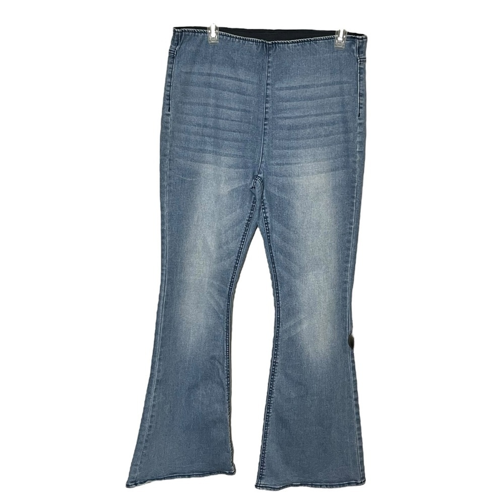 No Boundaries Light Wash Pull On Flare Jeans Size Large (11/13)
